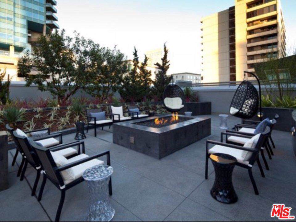 900 Figueroa Street - Photo 1