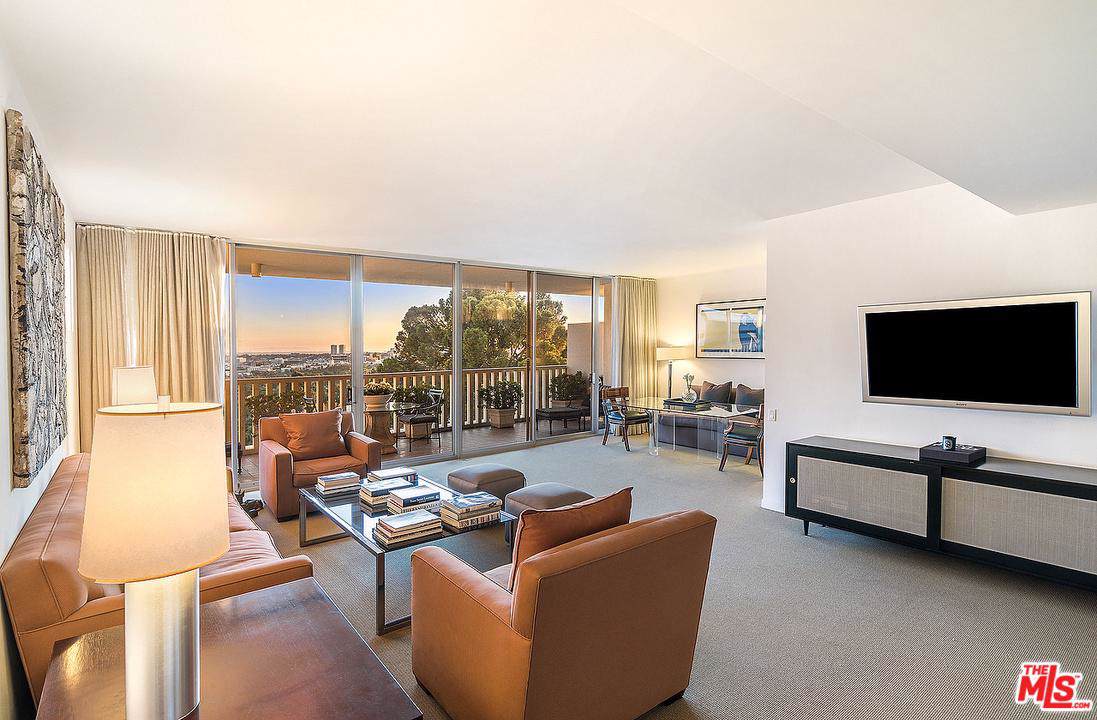 9255 Doheny Road - Photo 1