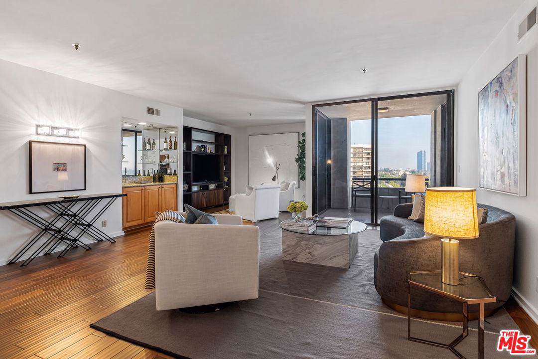 10660 Wilshire - Photo 1