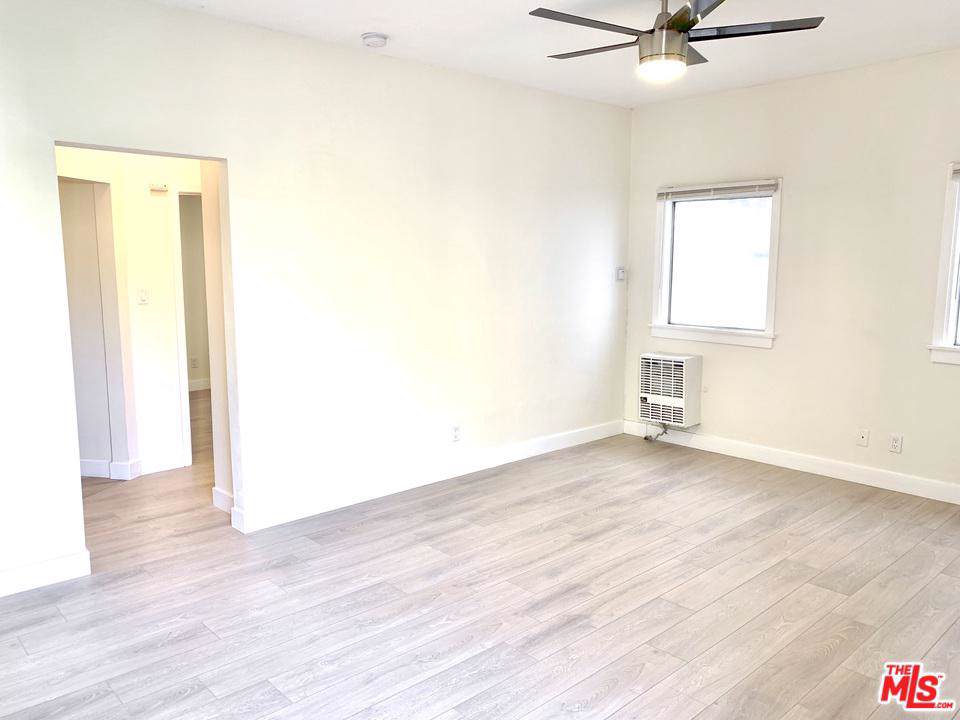 979 Ardmore Avenue - Photo 1