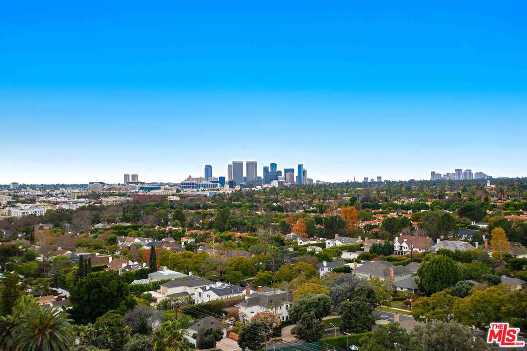 838 Doheny Drive - Photo 1