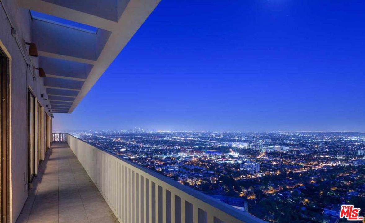 9255 Doheny Road - Photo 1