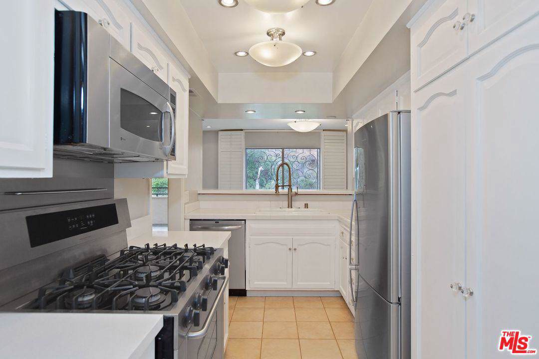 6736 Hillpark Drive - Photo 1