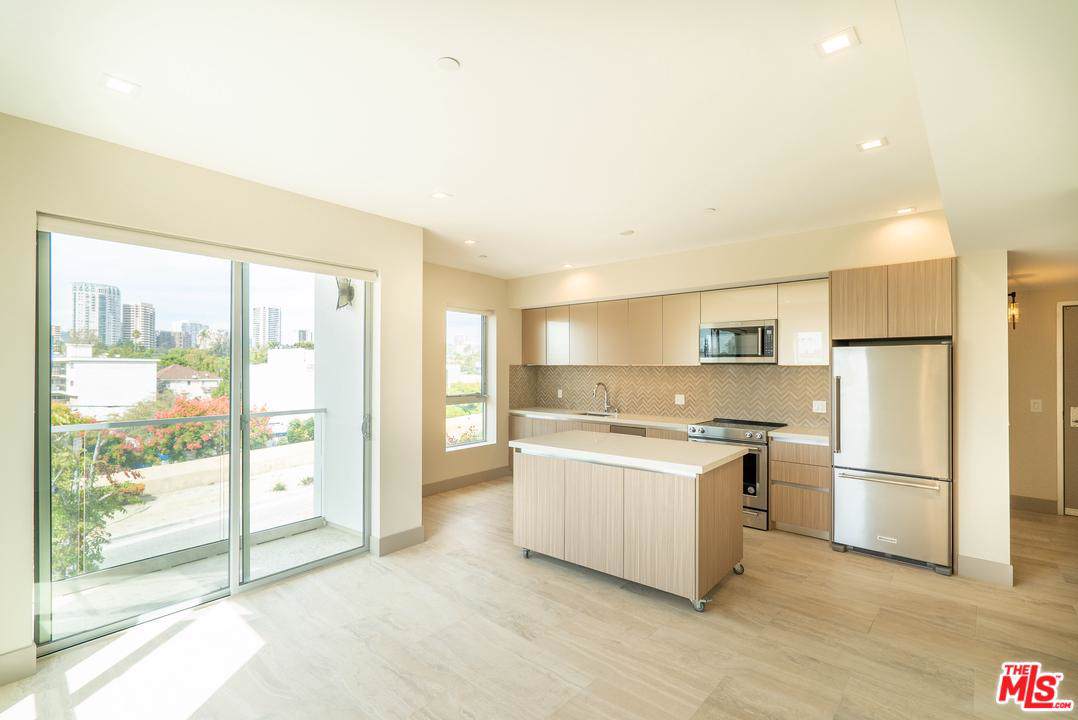 10534 Santa Monica - Photo 1