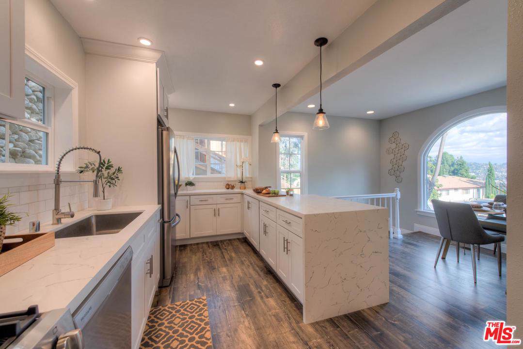 2321 Lake View Avenue - Photo 1