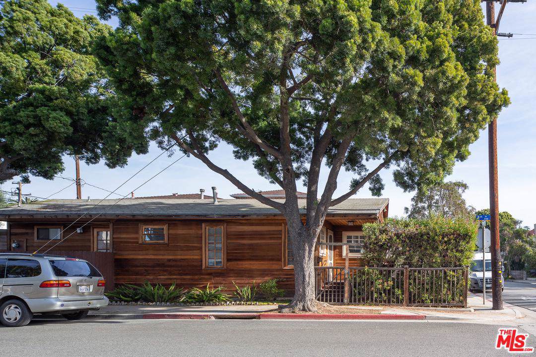 701 Navy Street - Photo 1