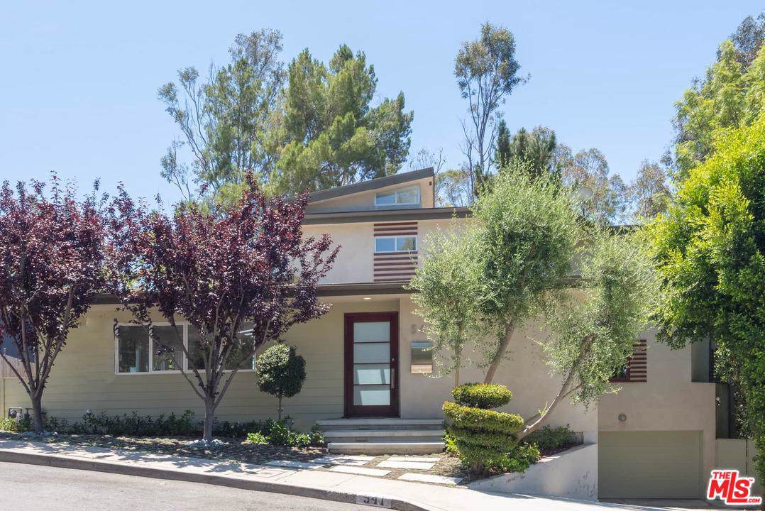 541 Cashmere Terrace - Photo 1