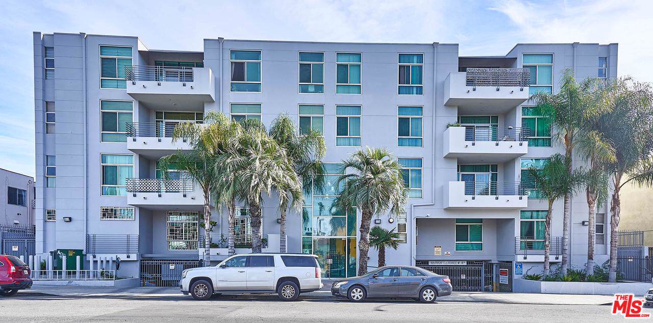 332 Oxford Avenue - Photo 1