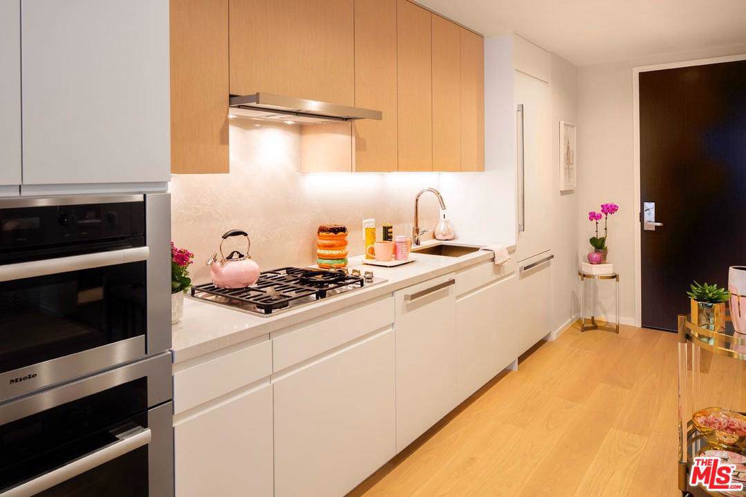 877 Francisco Street - Photo 1