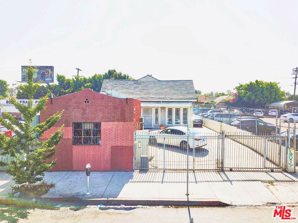 220 Oxford Ave - Photo 1