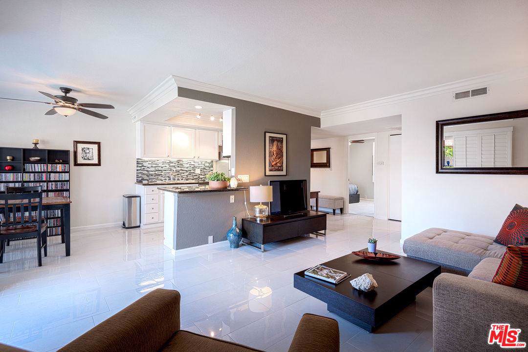 400 Sunrise Way - Photo 1