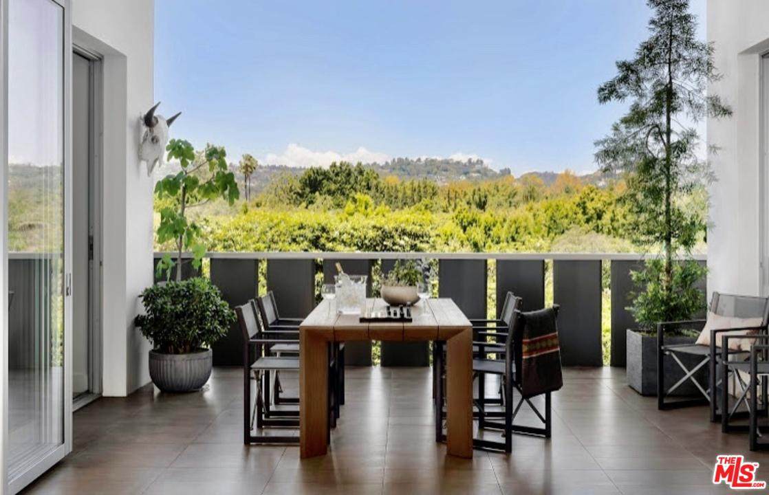 10375 Wilshire Boulevard - Photo 1