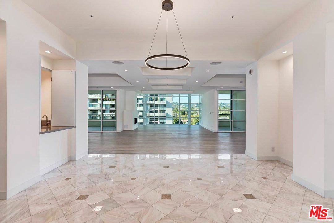 10380 Wilshire - Photo 1