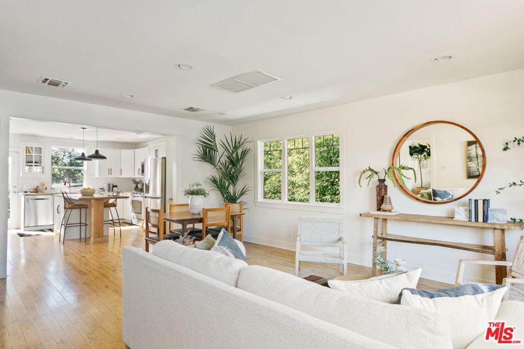 2336 Berkeley Avenue - Photo 1
