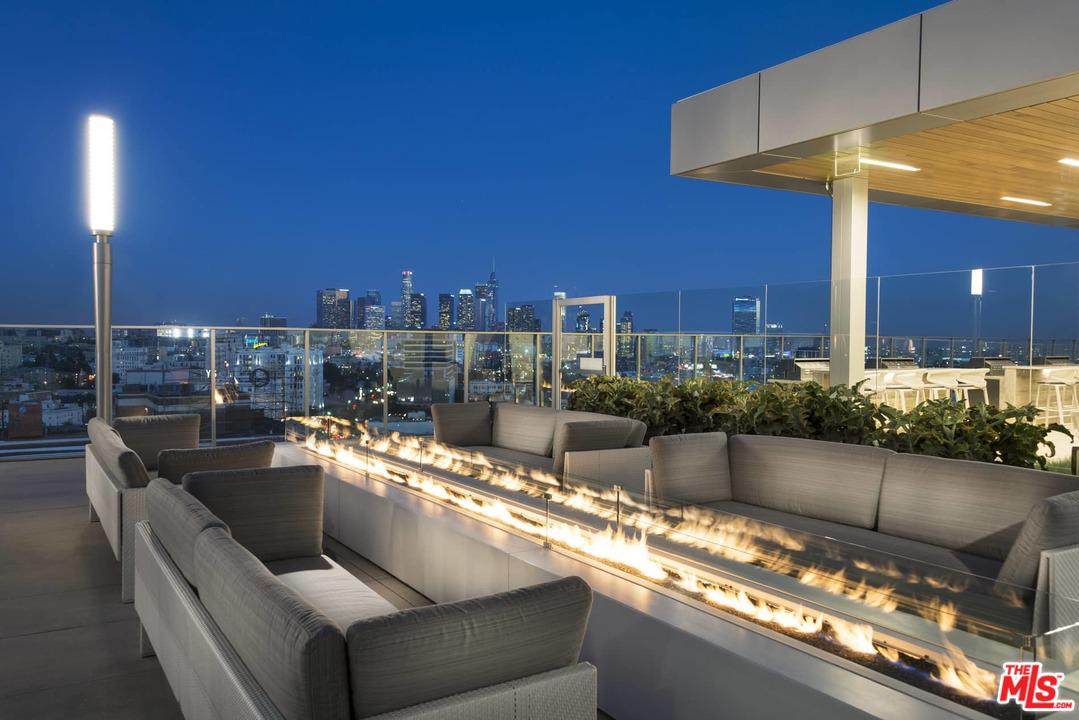 3033 Wilshire Blvd - Photo 1