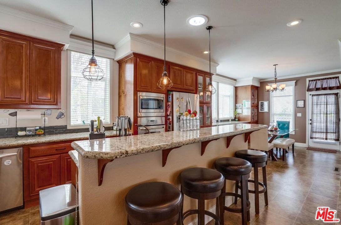 15455 Glenoaks Blvd - Photo 1