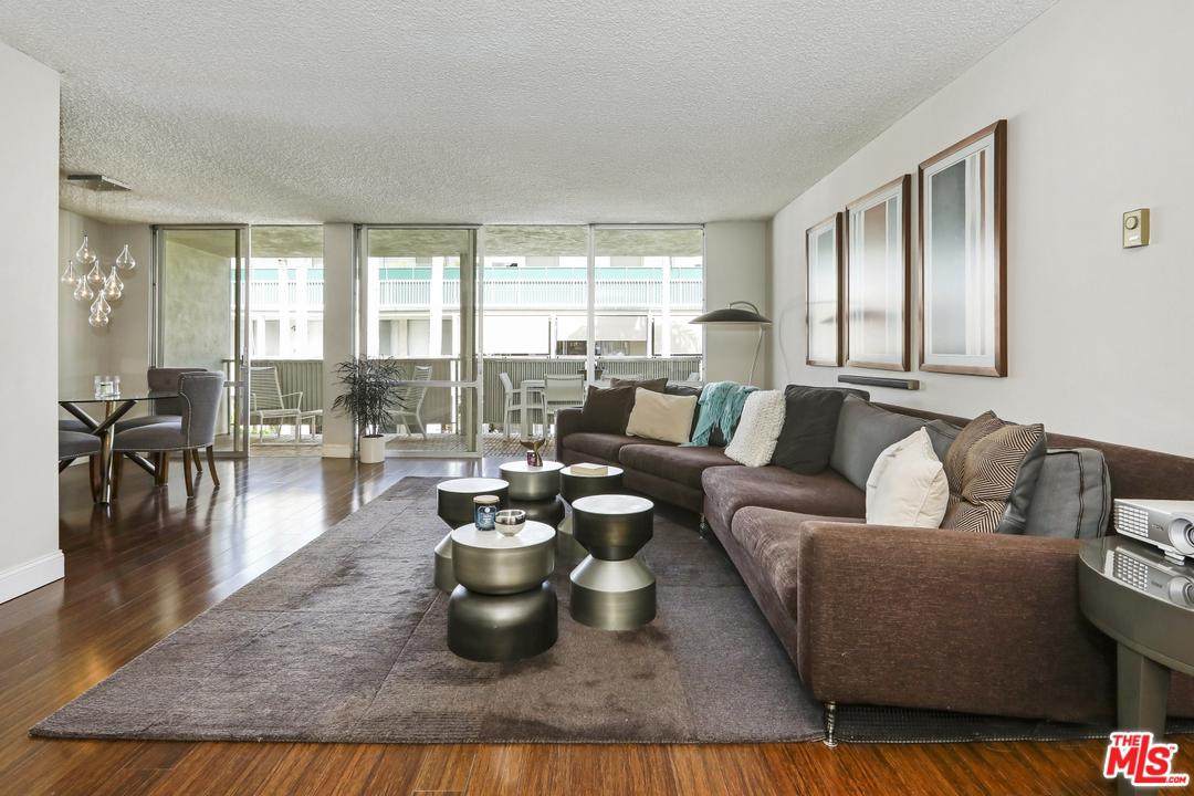 848 Kings Road - Photo 1