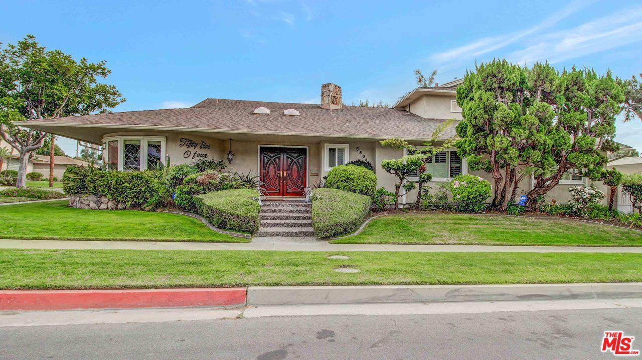 5504 62ND St - Photo 1