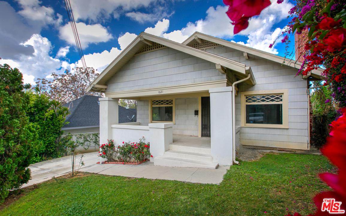 1621 Edgecliffe Dr - Photo 1