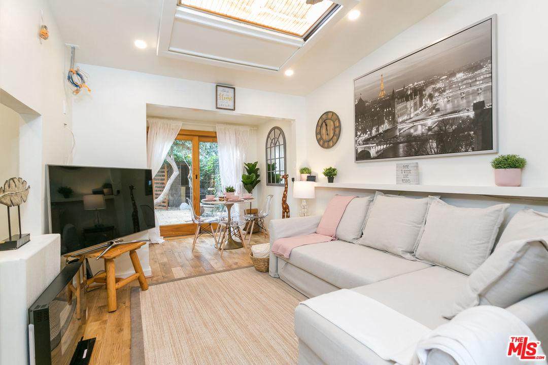 4045 Jackson Ave - Photo 1