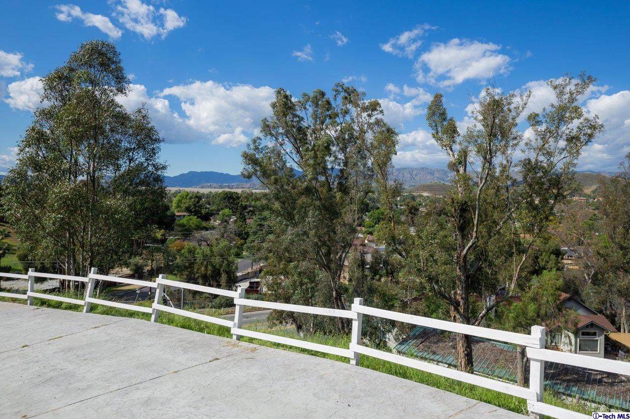 9480 Sunland Boulevard - Photo 1