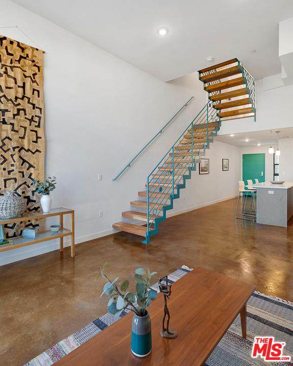 654 Virgil Ave - Photo 1