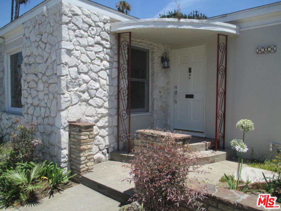 808 Venice - Photo 1