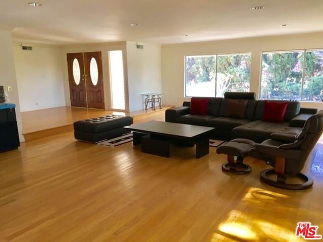 2109 Hobart - Photo 1