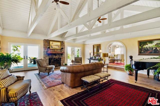 210 Lorine Ln - Photo 1