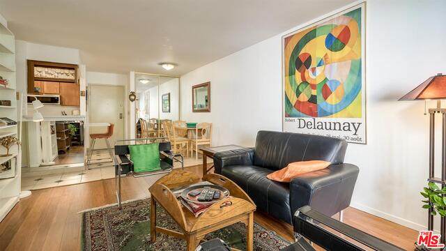 1119 Albany St - Photo 1