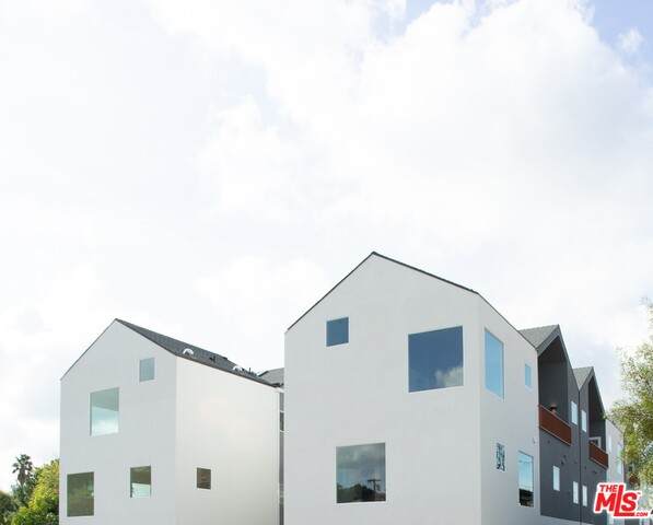 5083-1/2 Highland View - Photo 1