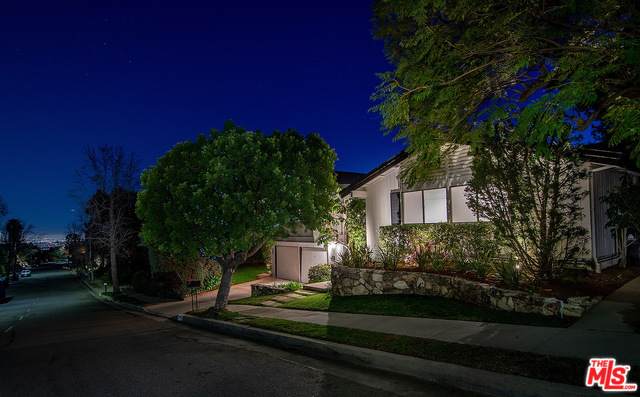 2495 Westridge Rd - Photo 1