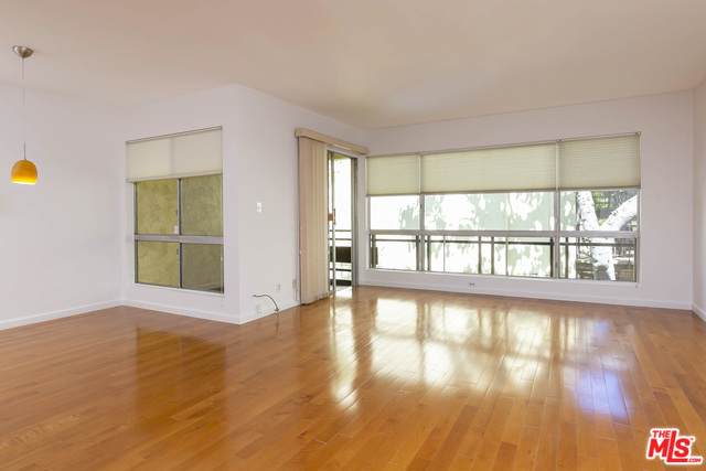 6275 Canterbury Dr - Photo 1