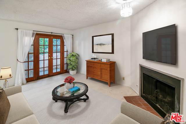 18411 Hatteras St - Photo 1