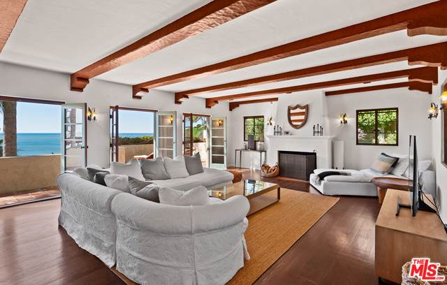 21569 Paseo Serra - Photo 1
