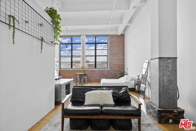 1850 Industrial St - Photo 1