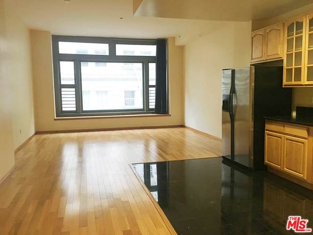 220 5TH St - Photo 1