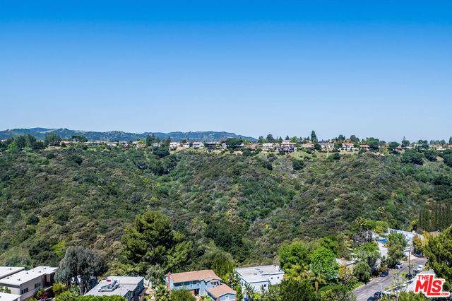 2385 Roscomare Rd - Photo 1