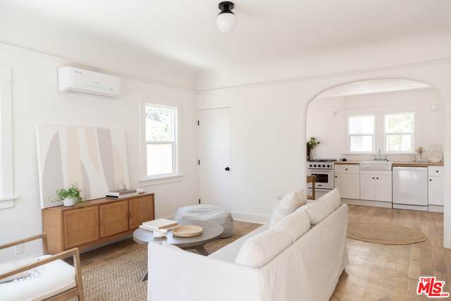 4437-1/2 Lockwood Ave - Photo 1