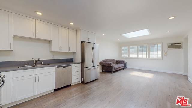 938 Palm Ave - Photo 1