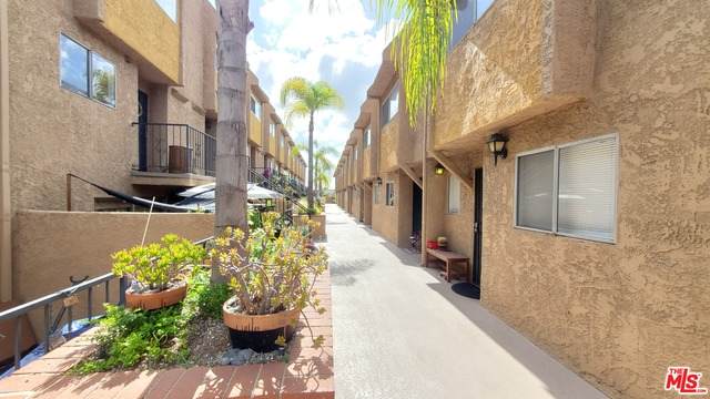 1890 Cochran Ave - Photo 1