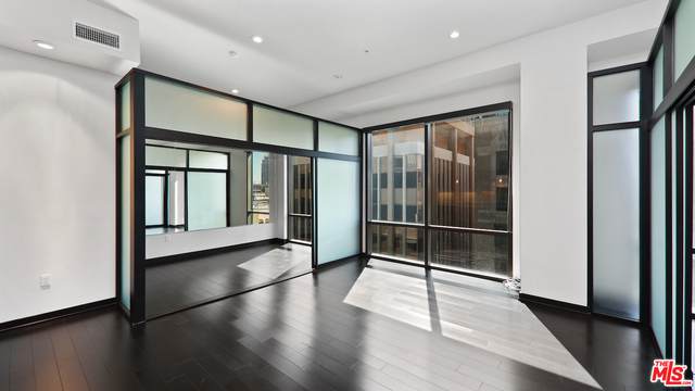 655 Hope St - Photo 1