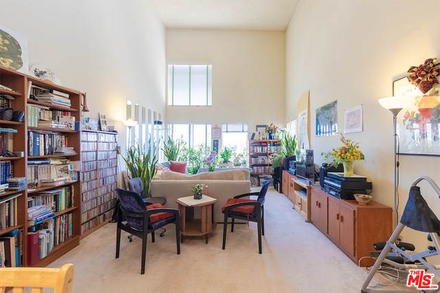 1118 Valencia St - Photo 1