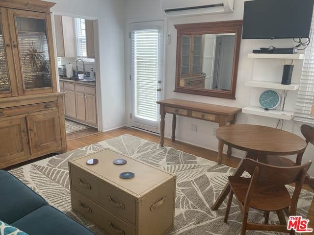 1256 Chelsea Ave - Photo 1