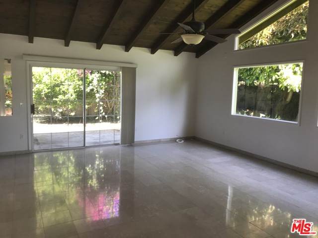 9431 Breakwater Cir - Photo 1
