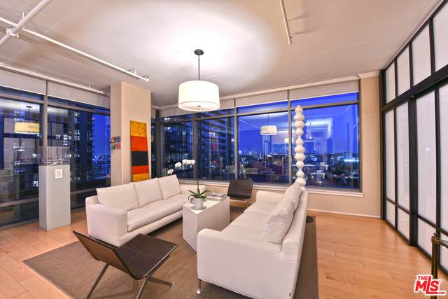 1100 Hope St - Photo 1