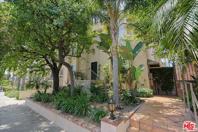 1325 Wellesley Ave - Photo 1