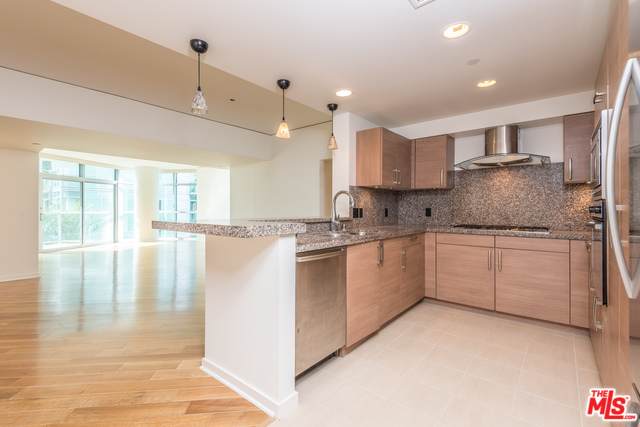 13650 Marina Pointe Drive - Photo 1