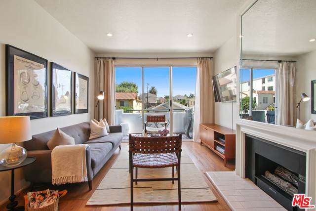 5051 Rosewood Ave - Photo 1