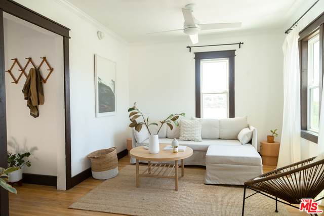 240 Isabel St - Photo 1